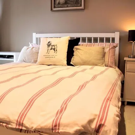 Apartamento 2 Bedroom With Sea View Sleeps 4