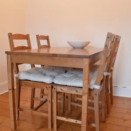 1 Bedroom Flat In Appartement *