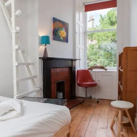 4 Bedroom Near The Meadows * Edinburgh