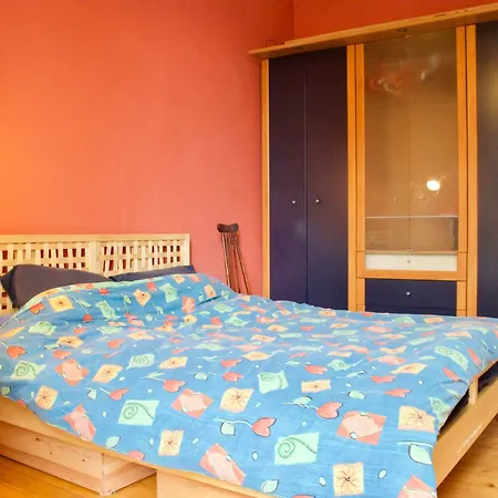 2 Bedroom Flat In Morningside Appartement *