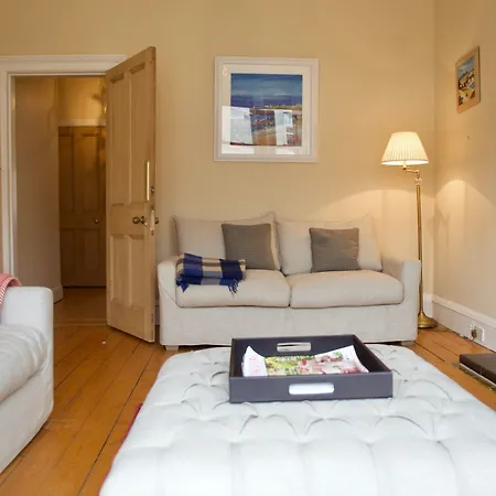 Spacious 1 Bedroom Stockbridge Flat Apartment