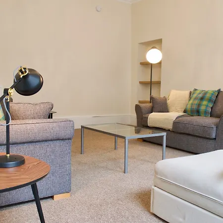 3 Bedroom Accommodates 8 Edinburgh