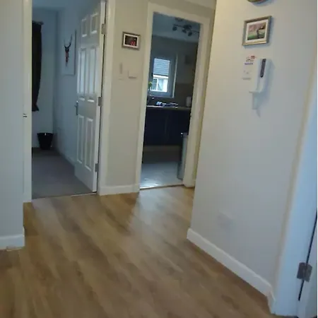 Two Bedroom Near Haymarket アパート エディンバラ