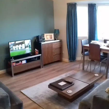 Two Bedroom Near Haymarket アパート エディンバラ
