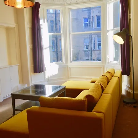 3 Bedroom Bruntsfield Flat * Edinburgh