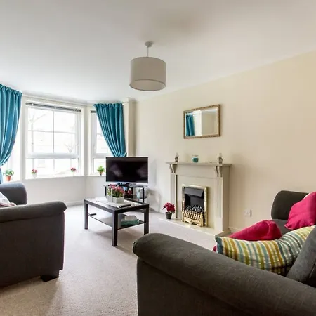 2 Bedroom Near Centre Edinburgh