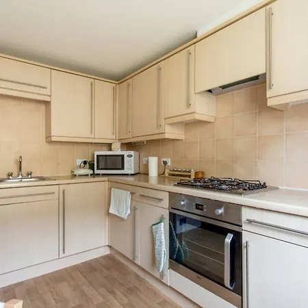 Apartment 2 Bedroom Near Centre