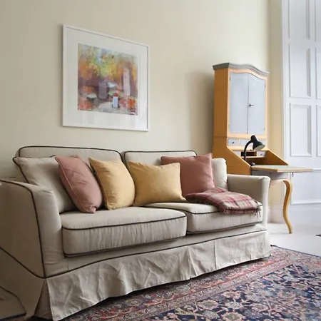 1 Bedroom Flat Near Centre Accommodates 4 * 爱丁堡