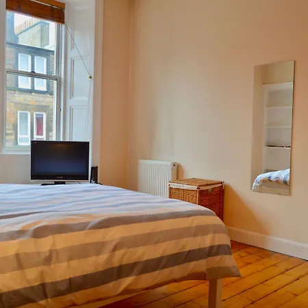 One Bedroom Flat With Box In דירה אדינבורו