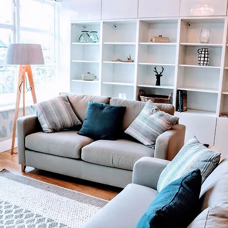 아파트 2 Bedroom In The Heart Of The