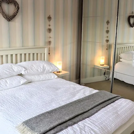 아파트 2 Bedroom In The Heart Of The