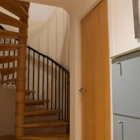 3 Bedroom With Private Roof Terrace * Edinburgh