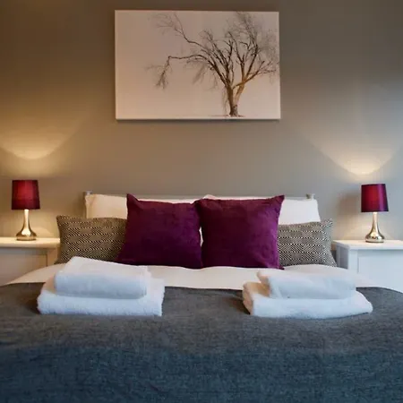 3 Bedroom With Private Roof Terrace Edinburgh