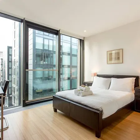 Apartment Luxury 2 Bedroom Quartermile