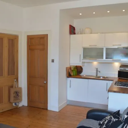 1 Bedroom Flat Near Murrayfield Stadium إدنبرة