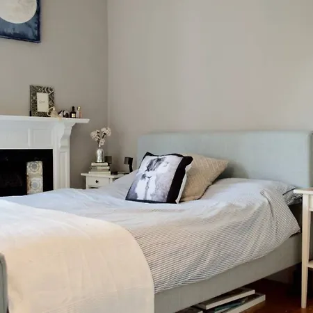 Apartment 3 Bedroom In Bonnie Bruntsfield