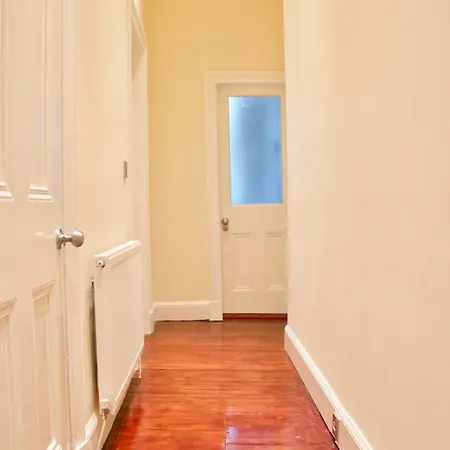 2 Bedroom Flat Off Leith Walk Accommodates 7 * Édimbourg