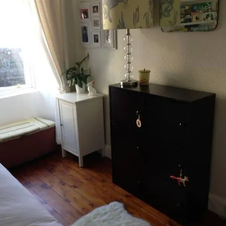 Apartamento 2 Bedroom Flat In Holyrood Park Sleeps 5