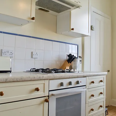 3 Bedroom Flat In Edinburgh's New Town Sleeps 6 شقة *