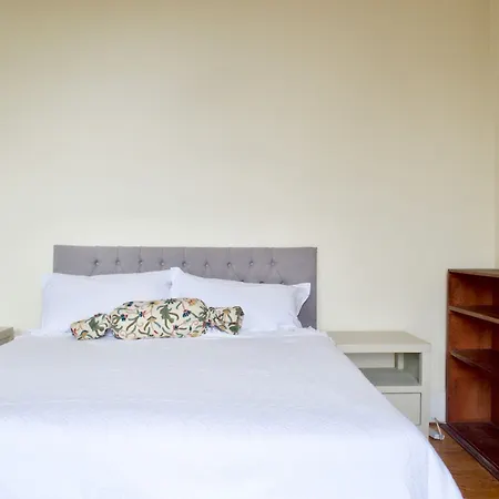 3 Bedroom Flat In Edinburgh's New Town Sleeps 6