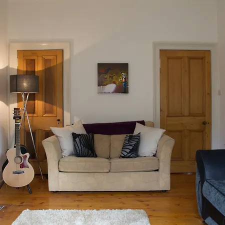 2 Bedroom With Castle Views Apartment Edinburgh