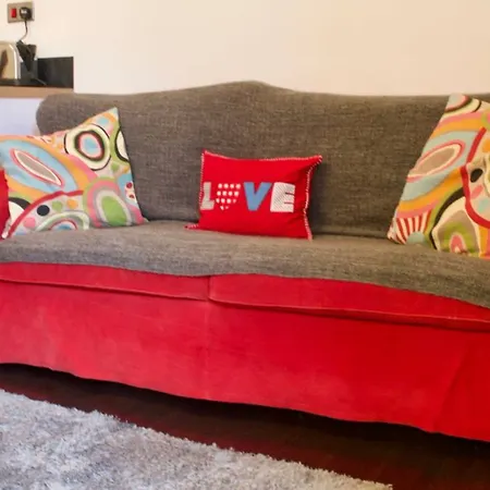شقة 2 Bedroom Flat Near Centre