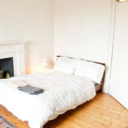3 Bedroom Flat * Edinburgh