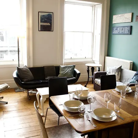 3 Bedroom Flat Edinburgh