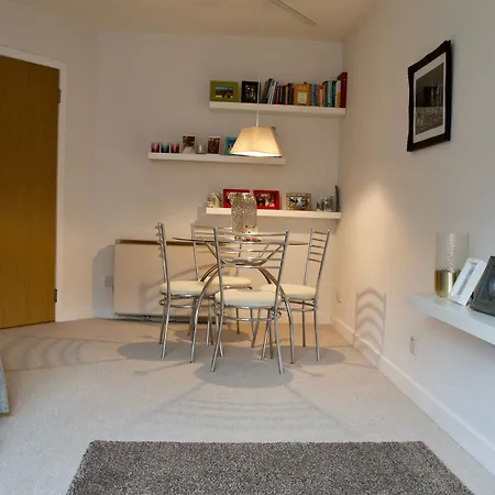 Apartment 2 Bedroom Flat In Edinburgh