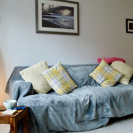 2 Bedroom Flat In *