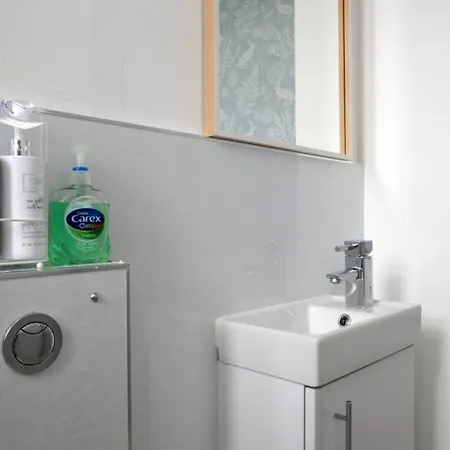 2 Bedroom Flat In Lägenhet