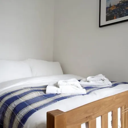2 Bedroom Flat In 公寓 *