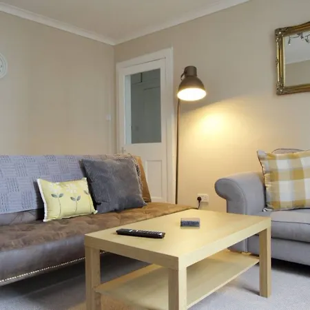 2 Bedroom Flat In 公寓 *