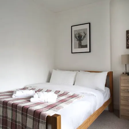 Lägenhet 2 Bedroom Flat In *