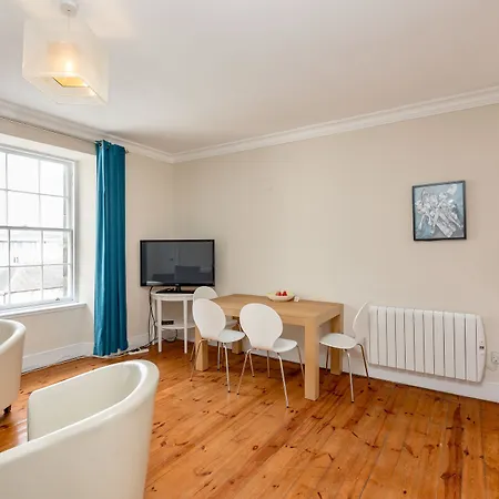 Silver Lining - Mile Apartment