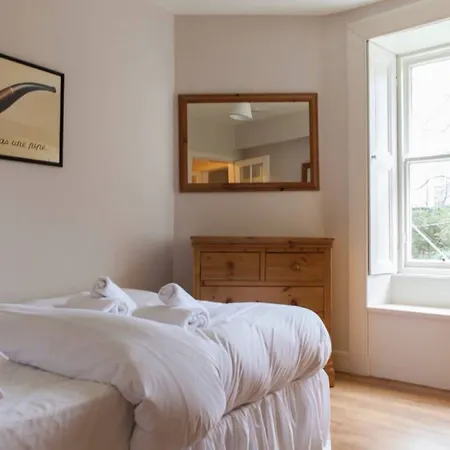 Apartment 1 Bedroom Near New Town Edinburgh