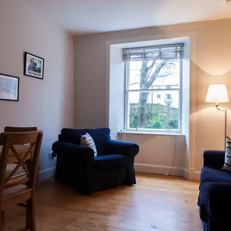 1 Bedroom Near New Town Apartment