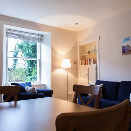 1 Bedroom Near New Town إدنبرة