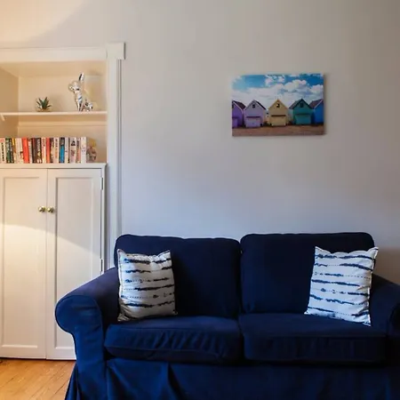 1 Bedroom Near New Town Apartment Edinburgh