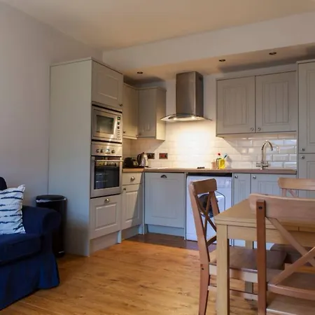 1 Bedroom Near New Town * Edinburgh