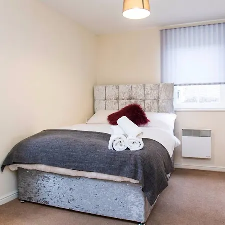 Apartment 2 Bedroom With Parking Sleeps 5 Edinburgh