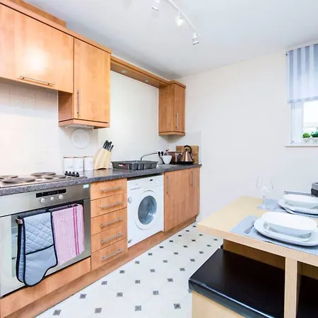 Apartament 2 Bedroom With Parking Sleeps 5