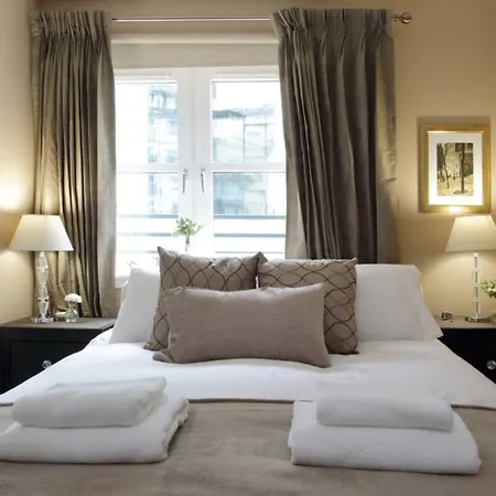 2 Bedroom Flat With Garage Parking Apartamento Edimburgo