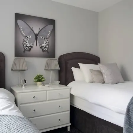 Appartement 2 Bedroom Flat With Garage Parking