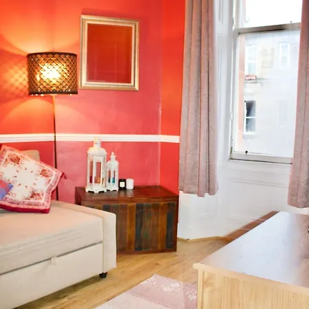 1 Bedroom Flat Off Leith Walk Apartment *