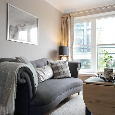 Apartamento 2 Bedroom Flat With Garage Parking