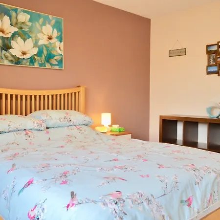 2 Bedroom Flat In Appartamento