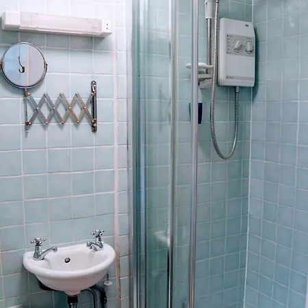 2 Bedroom, 2 Bathroom In New Town * Edimburgo