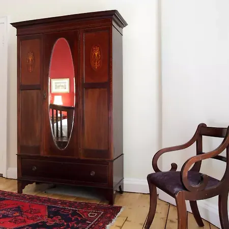3 Bedroom Flat In Centre Lejlighed