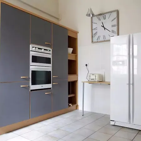 Lejlighed 3 Bedroom Flat In Centre